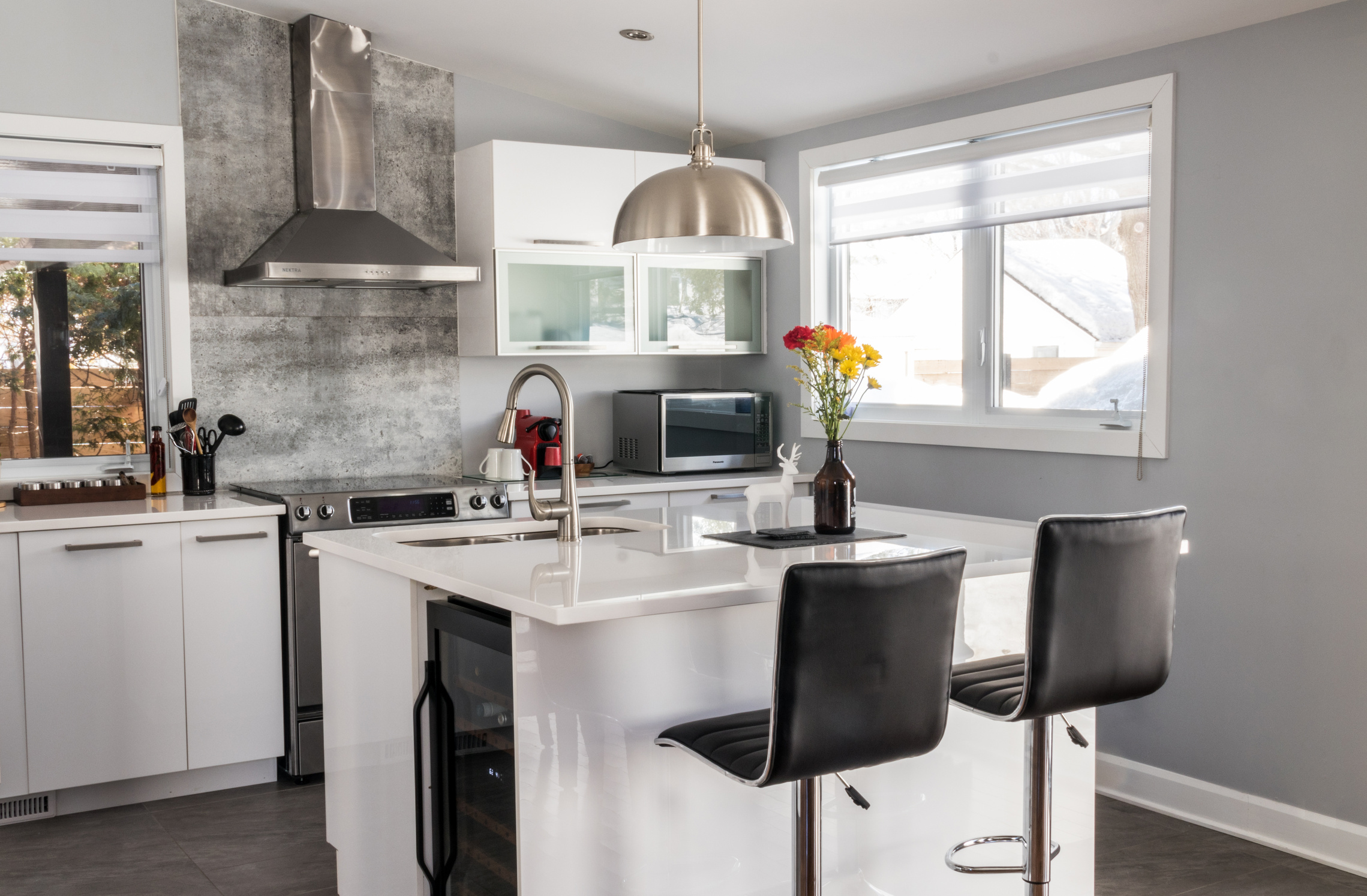 New Modern Home Kitchen with Island